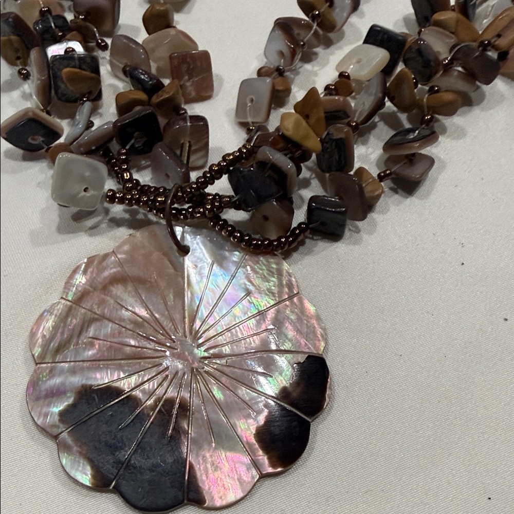 Source Unknown Iridescent Shell And Bead Necklace - image 2